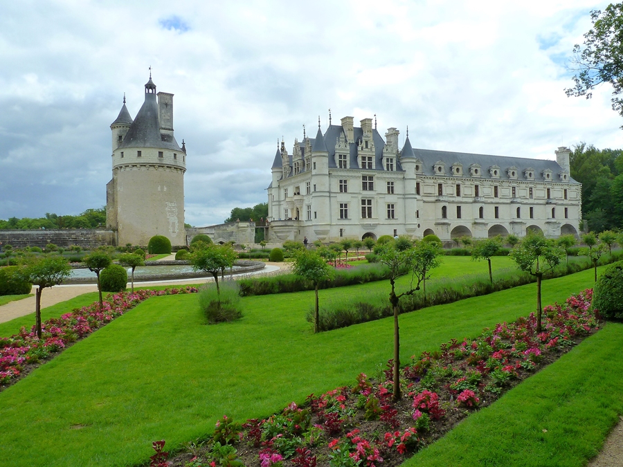 Chenonceau chateau view
